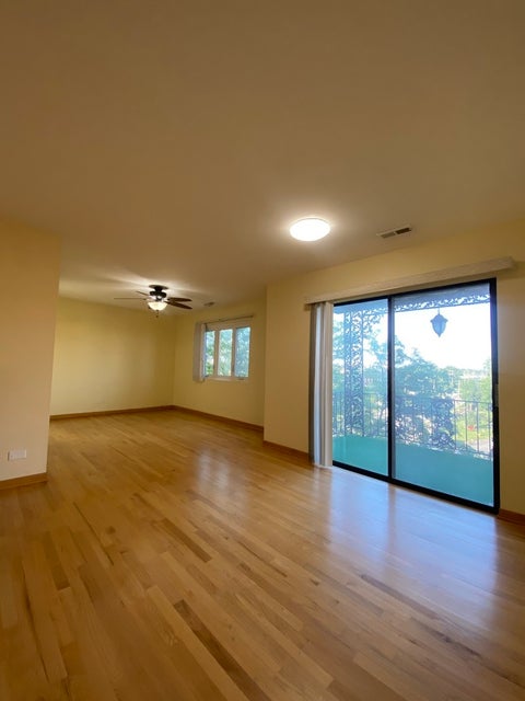 Tiny photo for 9375 LANDINGS Lane #504, Des Plaines, IL 60016 (MLS # 12707365)