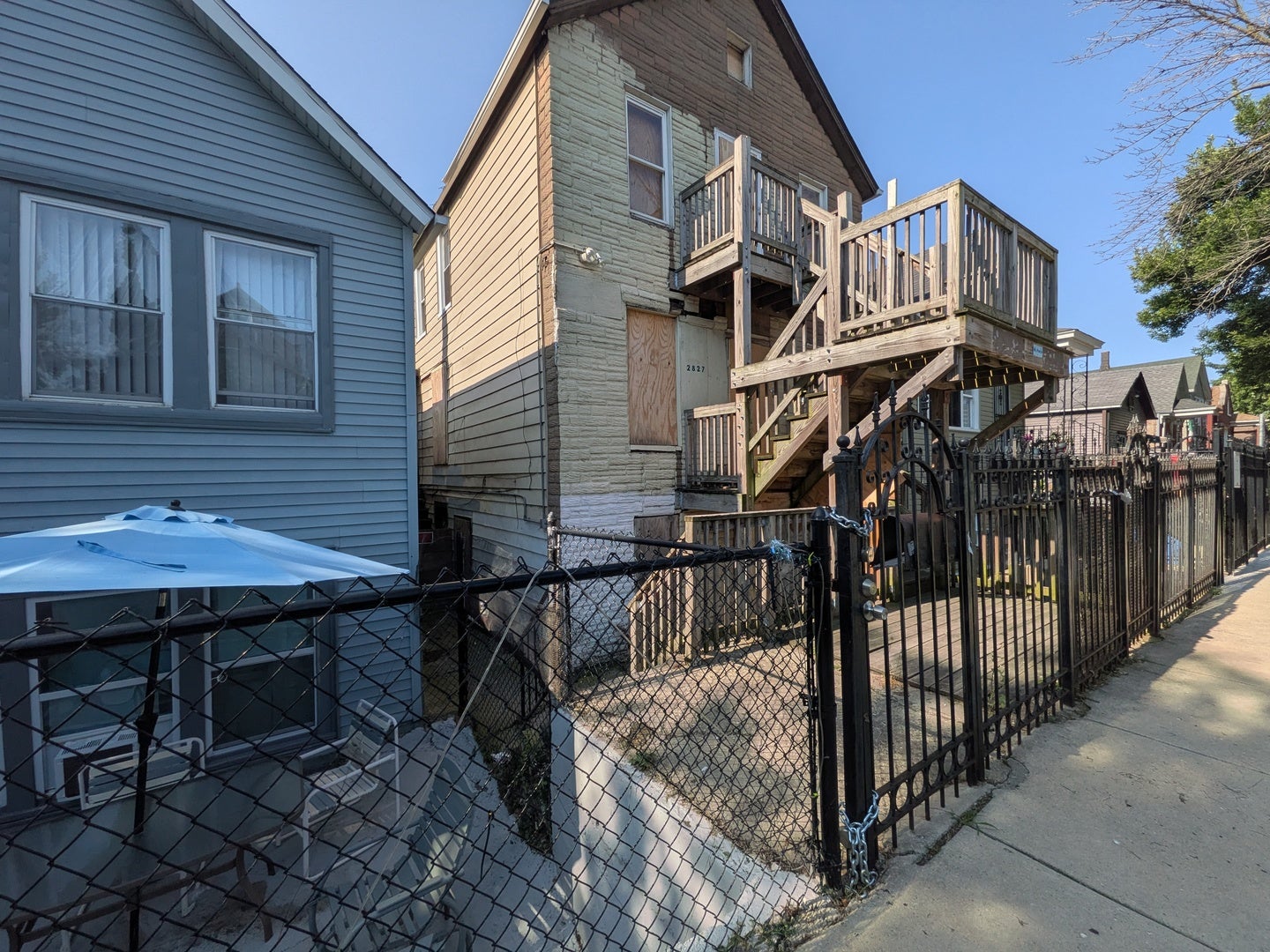 2827 W 22nd Place