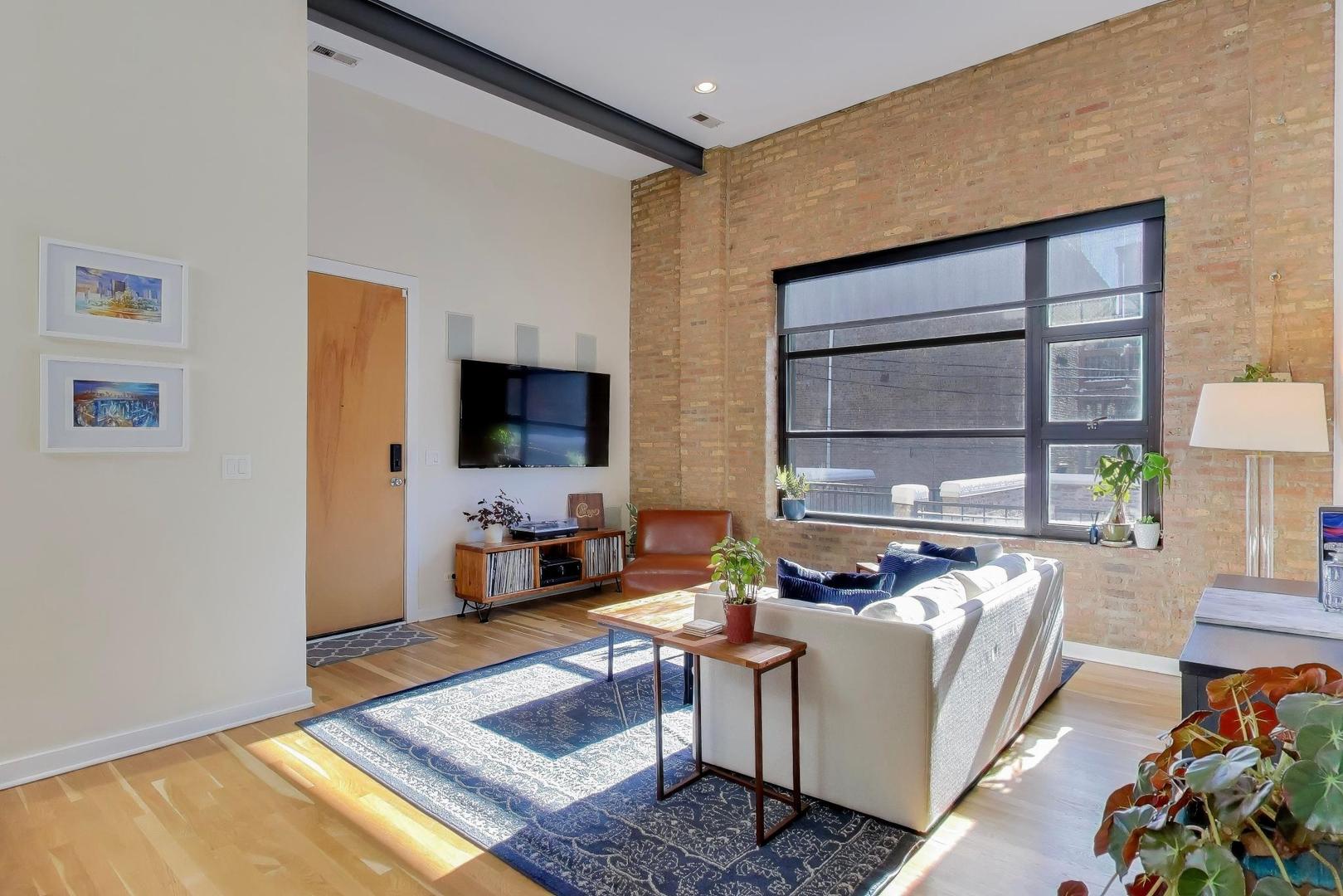 2105 W CONCORD Place 5