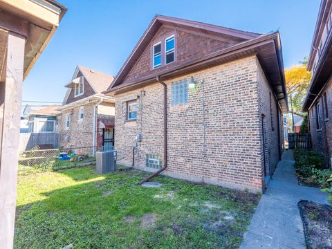 Tiny photo for 1516 N Central Avenue, Chicago, IL 60651 (MLS # 12512223)