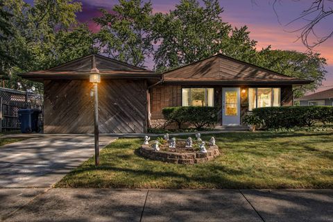 Photo of 505 Wildwood Drive, Park Forest, IL 60466 (MLS # 12475364)