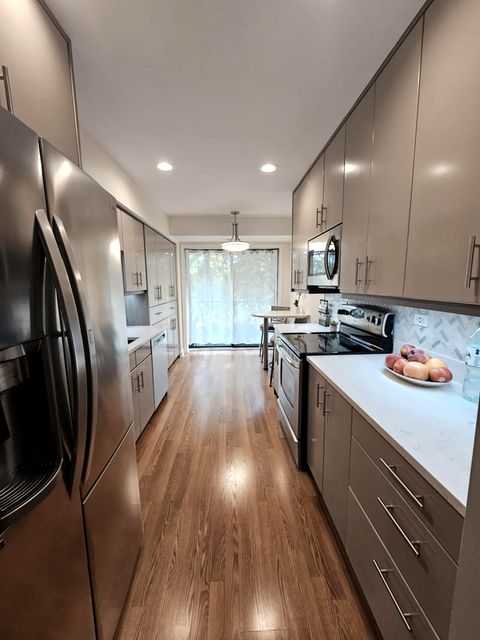 Tiny photo for 1400 N Yarmouth Place #315, Mount Prospect, IL 60056 (MLS # 12504182)