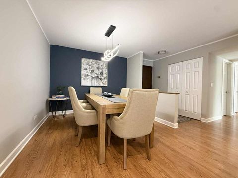 Tiny photo for 1400 N Yarmouth Place #315, Mount Prospect, IL 60056 (MLS # 12504182)