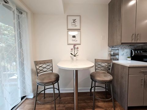 Tiny photo for 1400 N Yarmouth Place #315, Mount Prospect, IL 60056 (MLS # 12504182)