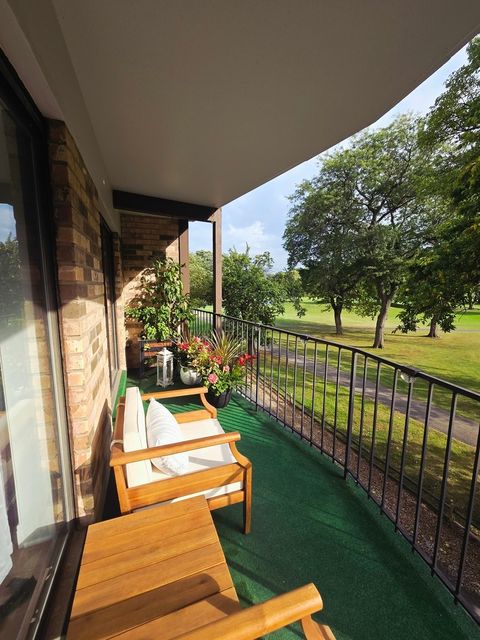 Tiny photo for 1400 N Yarmouth Place #315, Mount Prospect, IL 60056 (MLS # 12504182)