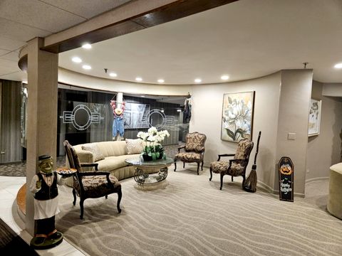 Tiny photo for 1400 N Yarmouth Place #315, Mount Prospect, IL 60056 (MLS # 12504182)