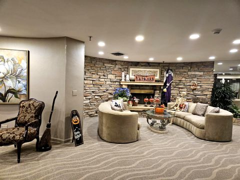 Tiny photo for 1400 N Yarmouth Place #315, Mount Prospect, IL 60056 (MLS # 12504182)