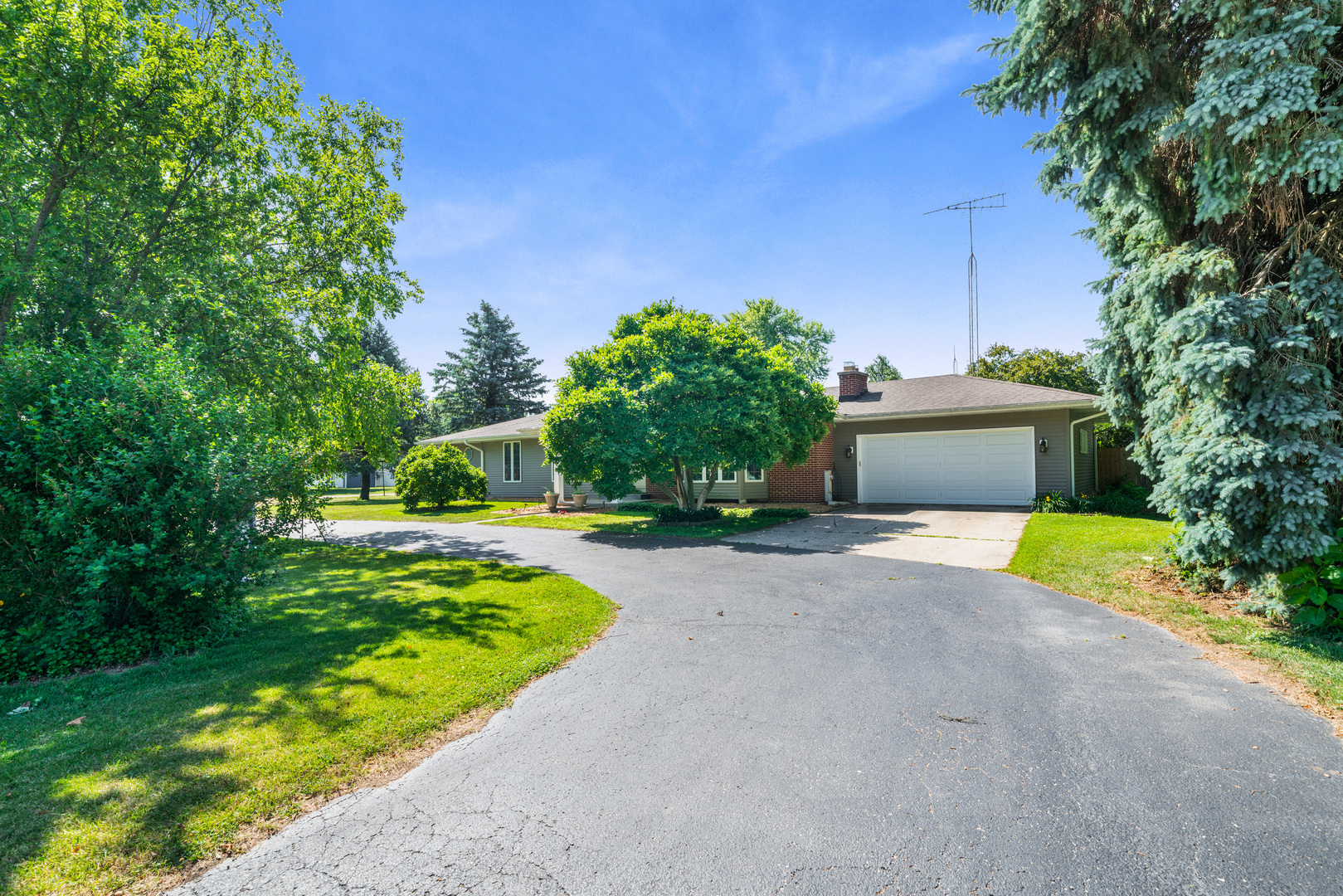 28 Lions Road