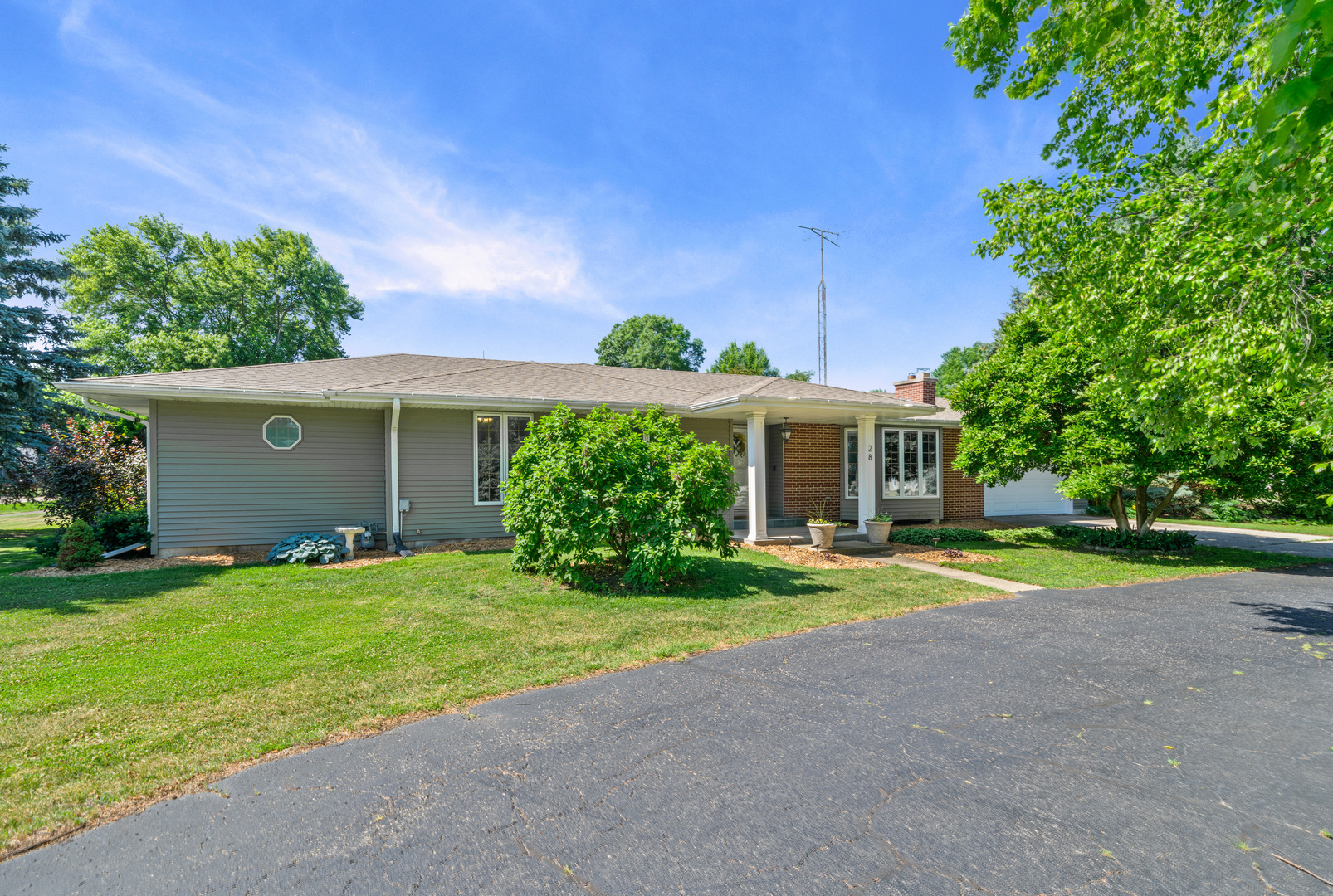 28 Lions Road