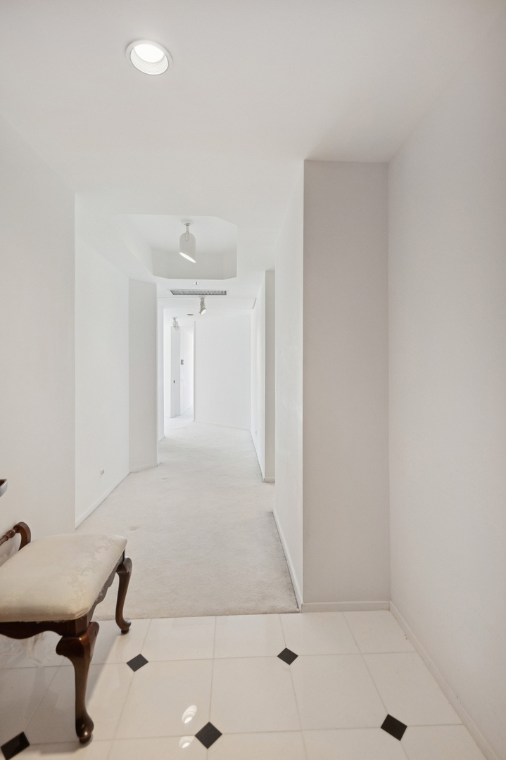 950 N Michigan Avenue 3501