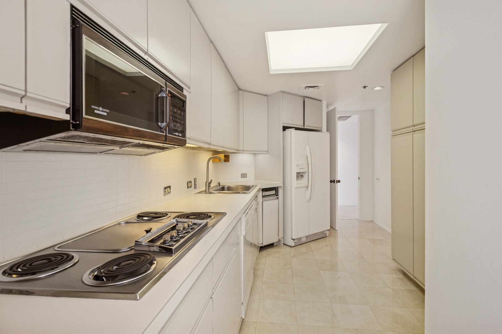 950 N Michigan Avenue 3501