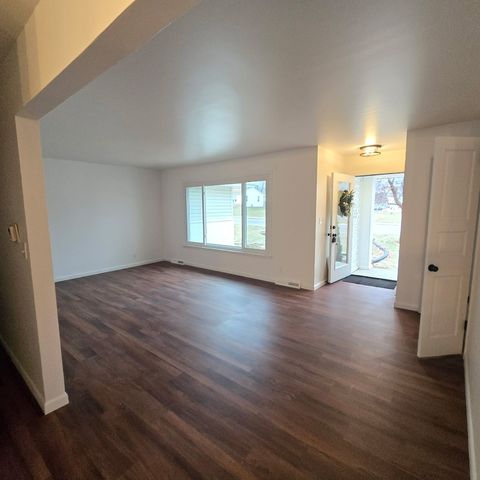 Tiny photo for 2514 W Nottingham Place, Peoria, IL 61614 (MLS # 12533130)