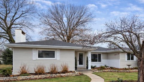 Photo of 2514 W Nottingham Place, Peoria, IL 61614 (MLS # 12533130)