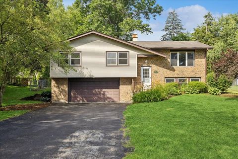 Tiny photo for 4913 Redbird Lane, Crystal Lake, IL 60012 (MLS # 12638265)