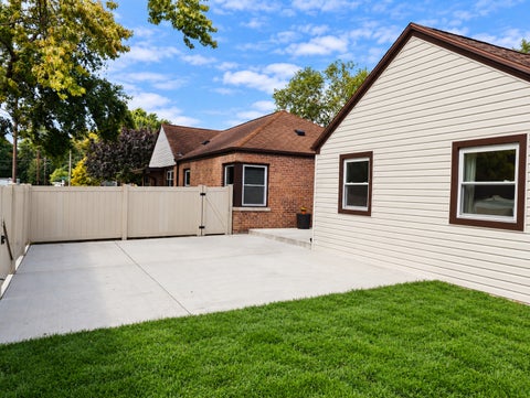 Tiny photo for 10059 S Spaulding Avenue, Evergreen Park, IL 60805 (MLS # 12769190)