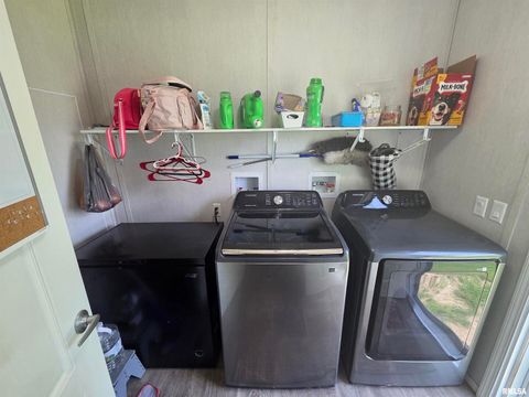 Tiny photo for 303 N MARION Street, Centralia, IL 62801 (MLS # EB458777)