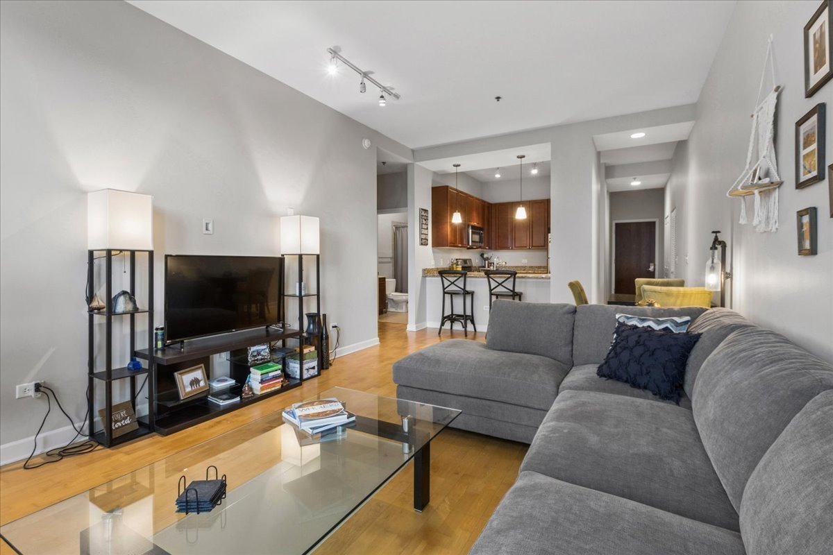 1400 S Michigan Avenue 2505