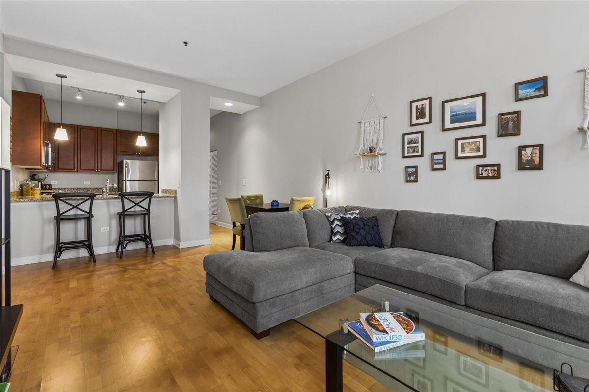 1400 S Michigan Avenue 2505
