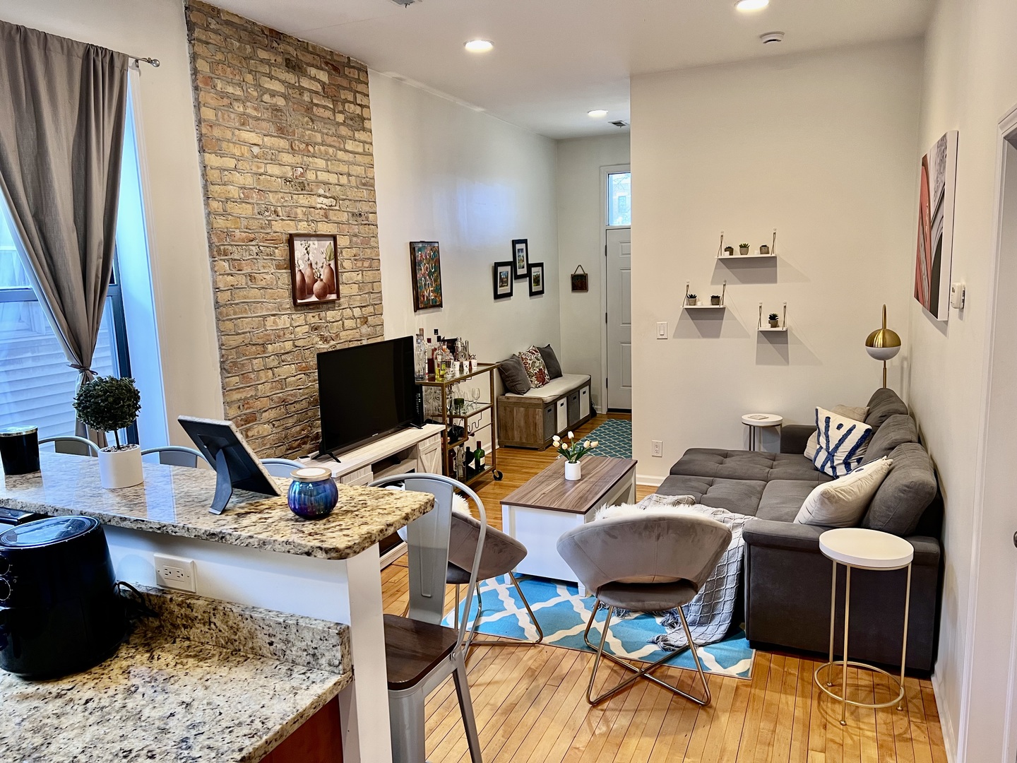 1421 W HURON Street 2R