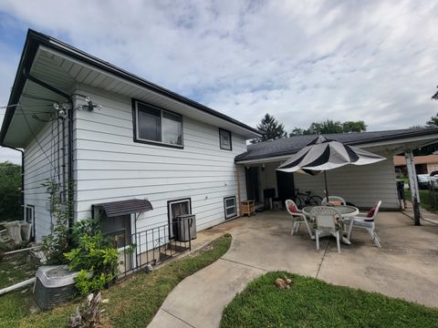 Tiny photo for 15622 Kenwood Avenue, South Holland, IL 60473 (MLS # 12453710)