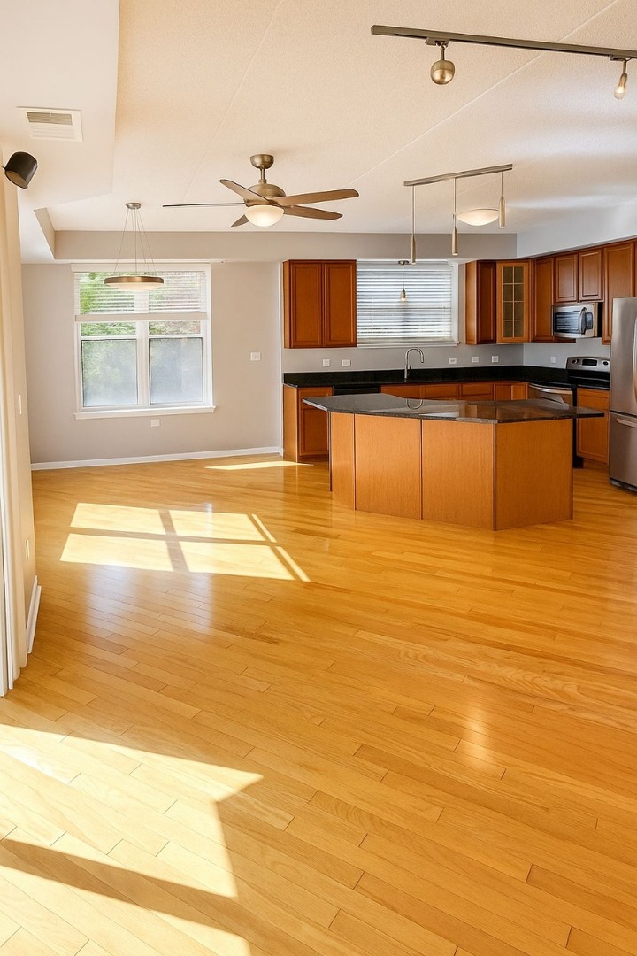 77 N Quentin Road 202