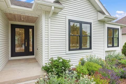 Tiny photo for 1004 Golden Avenue, Woodstock, IL 60098 (MLS # 12712542)