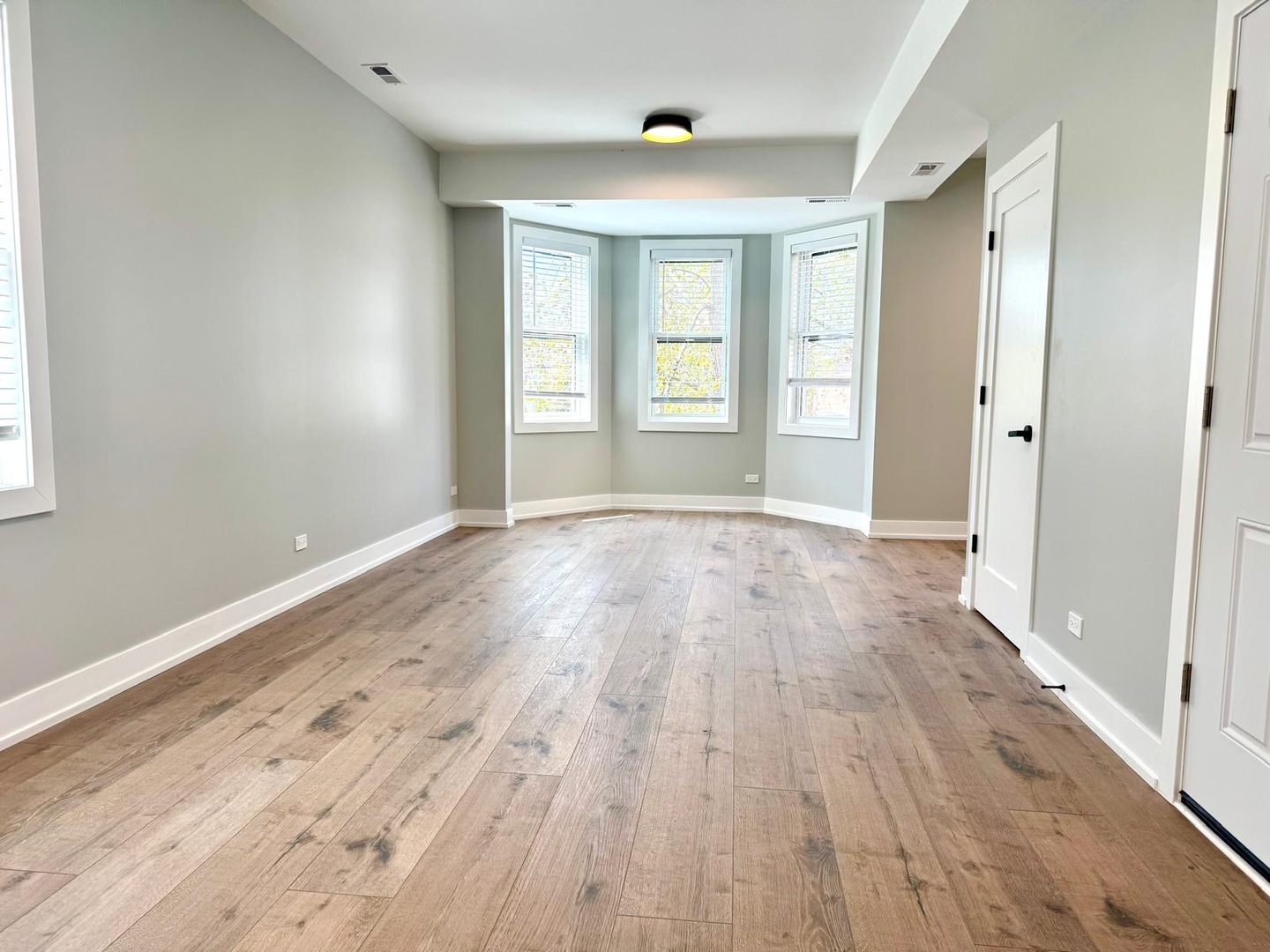 1709 N Maplewood Avenue 3F