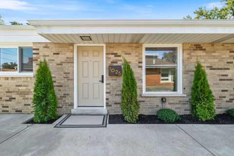 Tiny photo for 1025 N KNIGHT Avenue, Park Ridge, IL 60068 (MLS # 12522186)