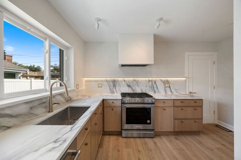 Tiny photo for 1025 N KNIGHT Avenue, Park Ridge, IL 60068 (MLS # 12522186)