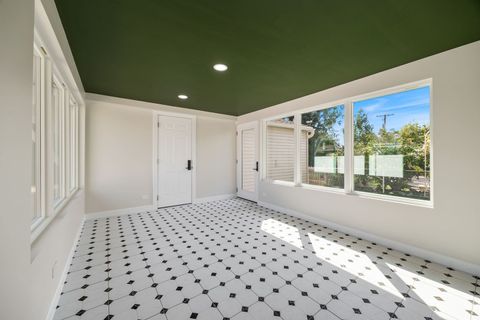 Tiny photo for 1025 N KNIGHT Avenue, Park Ridge, IL 60068 (MLS # 12522186)