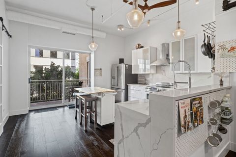 Tiny photo for 1640 Maple Avenue #304, Evanston, IL 60201 (MLS # 12574849)