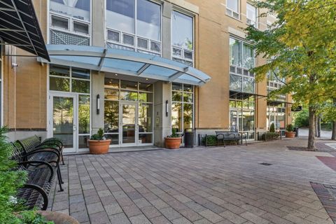 Photo of 1640 Maple Avenue #304, Evanston, IL 60201 (MLS # 12574849)