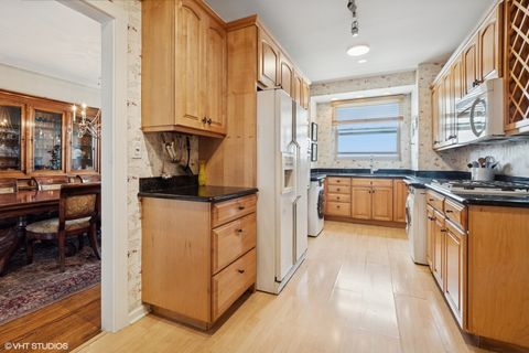 Tiny photo for 5000 S East End Avenue #23A, Chicago, IL 60615 (MLS # 12423063)