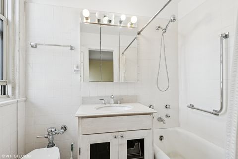 Tiny photo for 5000 S East End Avenue #23A, Chicago, IL 60615 (MLS # 12423063)