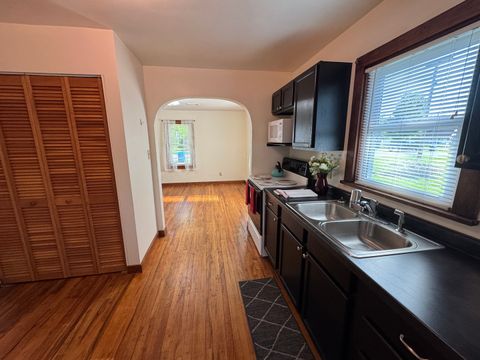 Tiny photo for 219 W 7th Street, Flora, IL 62839 (MLS # 12632984)
