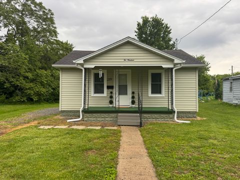 Tiny photo for 219 W 7th Street, Flora, IL 62839 (MLS # 12632984)