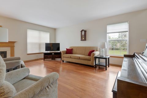 Tiny photo for 69 Colonial Court, Streamwood, IL 60107 (MLS # 12470277)