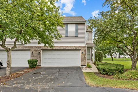 Photo of 69 Colonial Court, Streamwood, IL 60107 (MLS # 12470277)