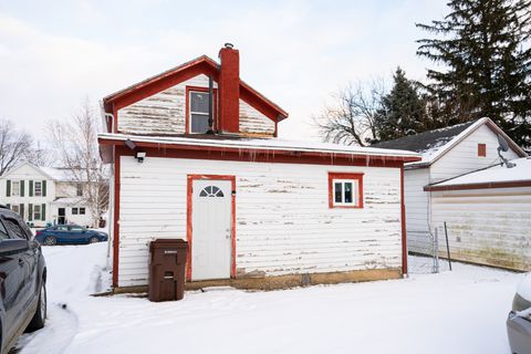 Tiny photo for 918 S Fruit Avenue, Freeport, IL 61032 (MLS # 12450111)