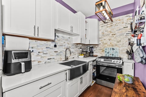 Tiny photo for 725 W Sheridan Road #204, Chicago, IL 60613 (MLS # 12743070)