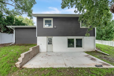 Tiny photo for 1415 Fairlane Drive, Bettendorf, IA 52722 (MLS # 12769358)