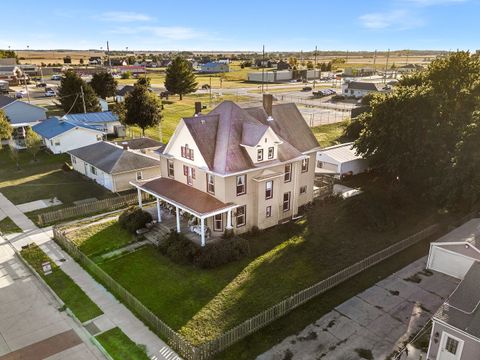 Photo of 111 S Karr Street, Heyworth, IL 61745 (MLS # 12491035) Photo of 111 S Karr Street, Heyworth, IL 61745 (MLS # 12491035)