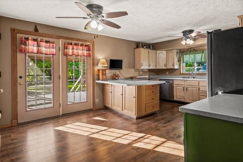 Tiny photo for 111 S Karr Street, Heyworth, IL 61745 (MLS # 12491035)