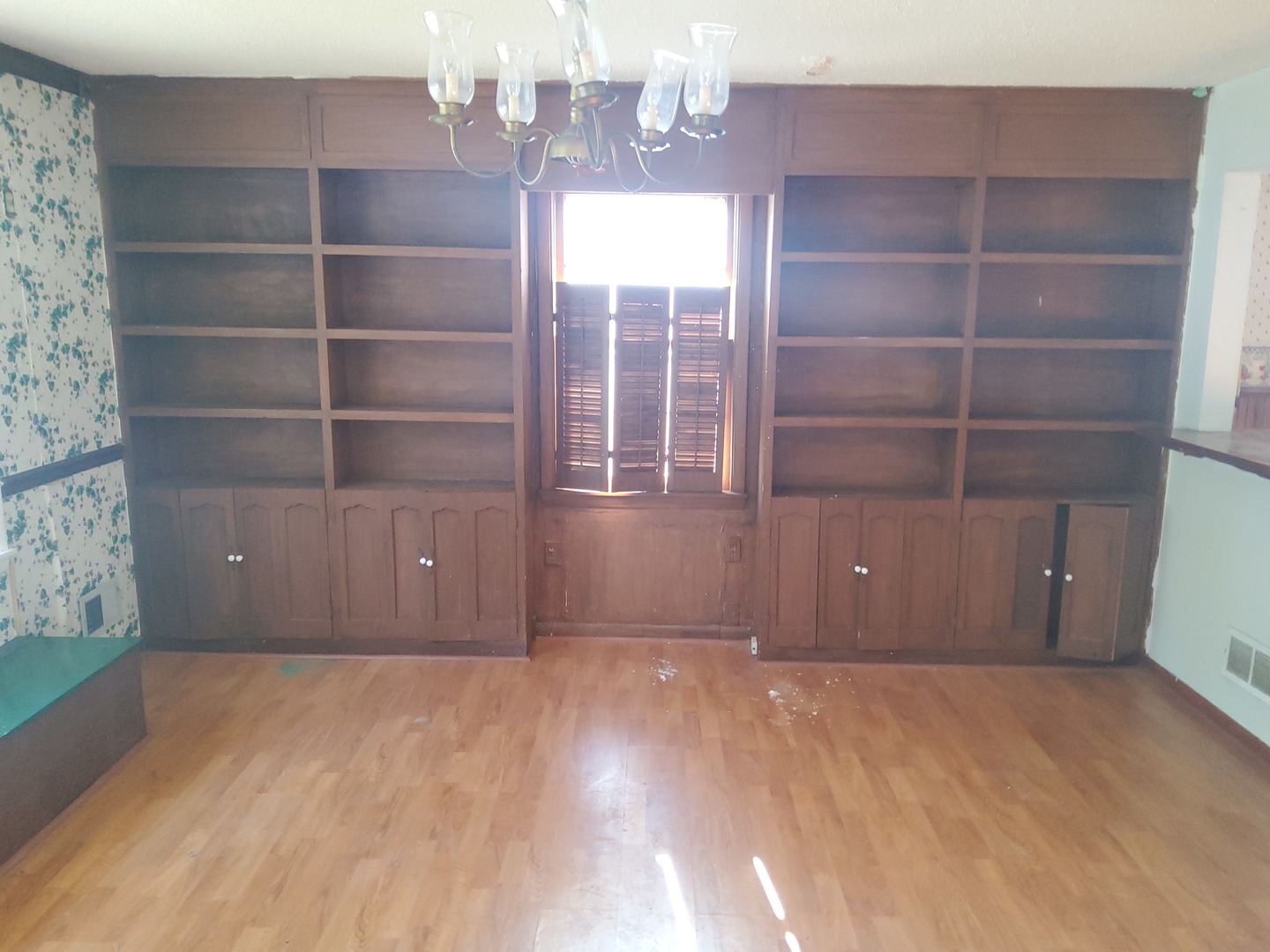 1300 Riverlane Drive