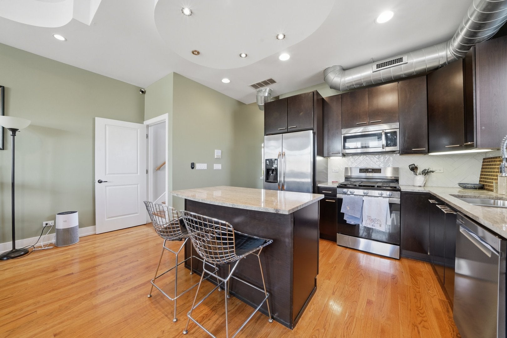 2435 W Augusta Boulevard 3
