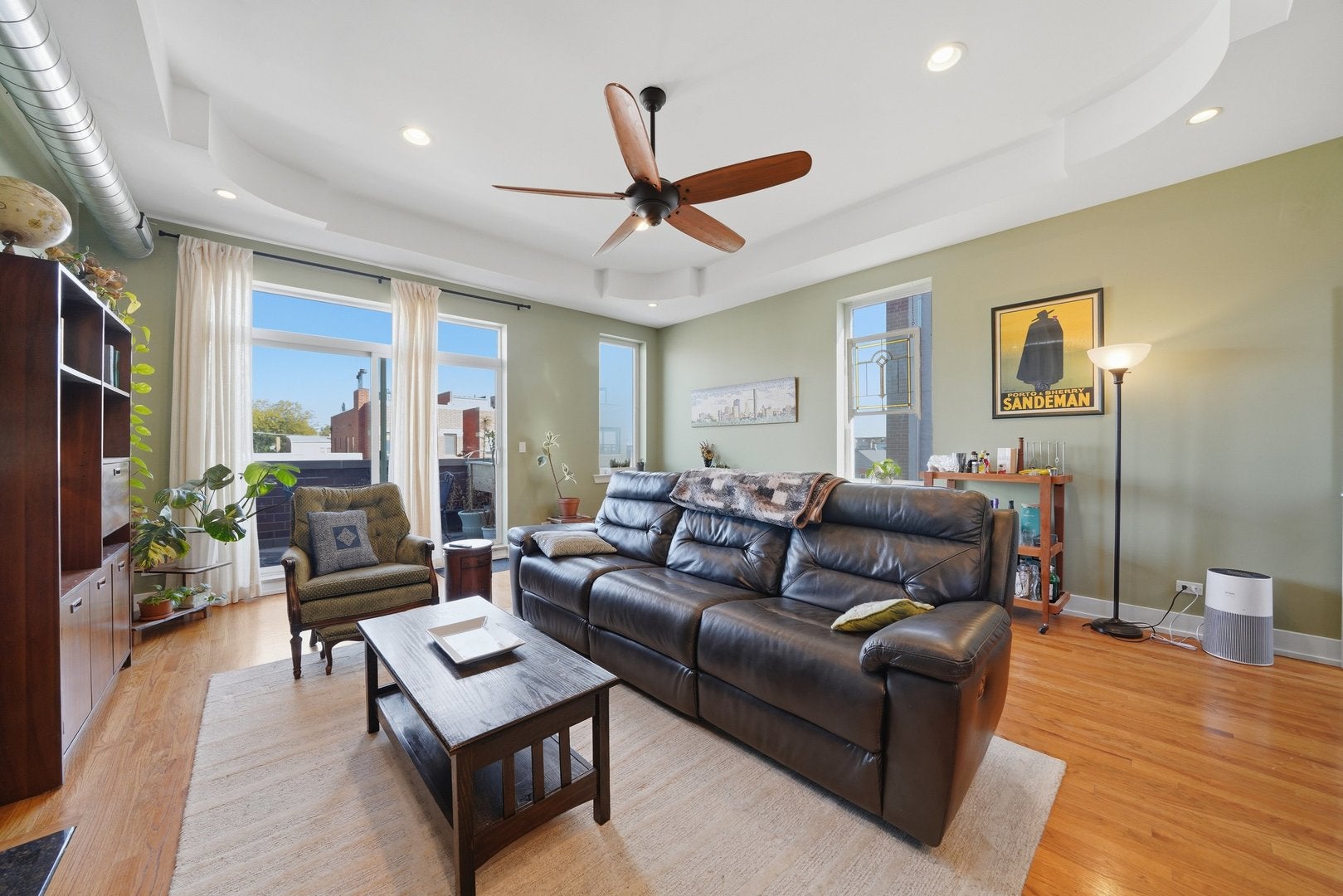 2435 W Augusta Boulevard 3