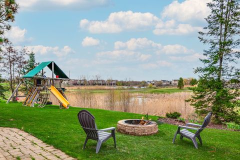 Tiny photo for 6 Turnbury Court, Hawthorn Woods, IL 60047 (MLS # 12619917)