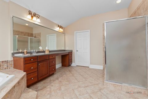 Tiny photo for 6 Turnbury Court, Hawthorn Woods, IL 60047 (MLS # 12619917)