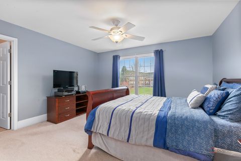 Tiny photo for 6 Turnbury Court, Hawthorn Woods, IL 60047 (MLS # 12619917)