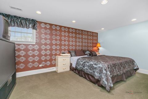 Tiny photo for 6 Turnbury Court, Hawthorn Woods, IL 60047 (MLS # 12619917)